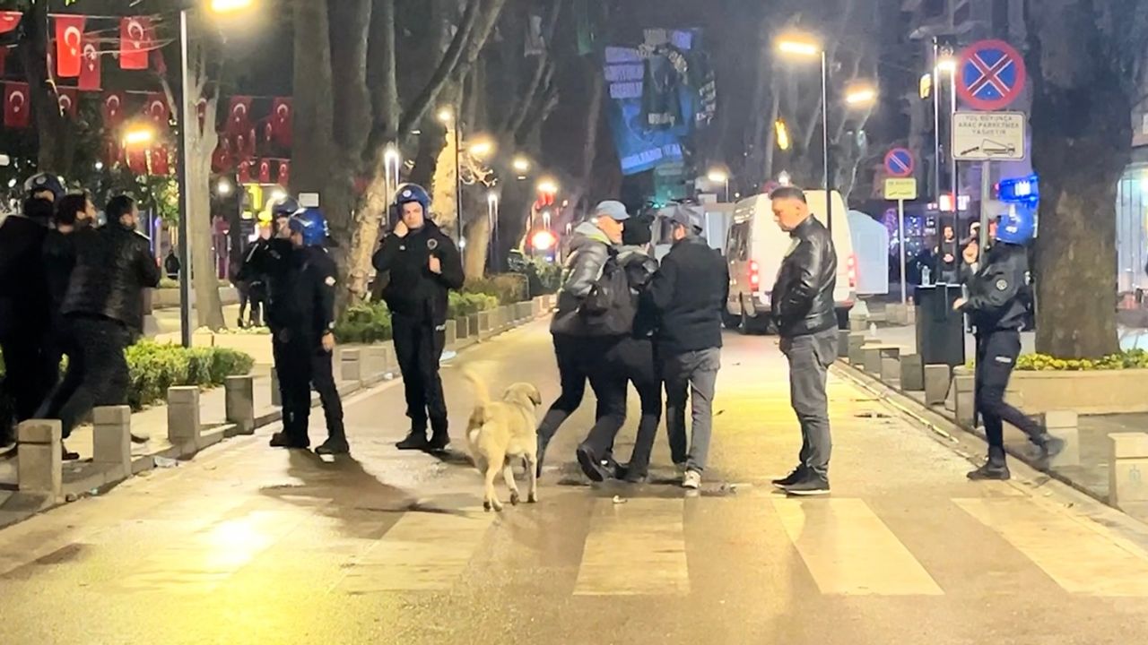 Kocaeli'de polisten göstericilere müdahale; en az 50 gözaltı