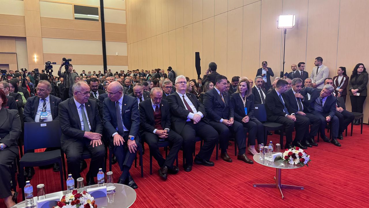 MHP'den 'Türk Sağlık Sistemi'nde Yenilikler Çalıştayı'