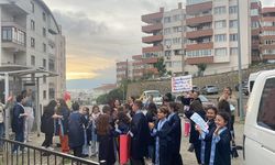 Öğrencilerden kanser tedavisi gören öğretmenlerine duygulandıran sürpriz