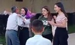 YKS sonrası kızını çiçeklerle karşılayan baba: Dünyanın en güzel anıydı