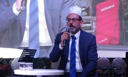 BBP Genel Başkanı Destici katıldığı düğün töreninde türkü söyledi