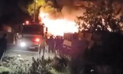 Avcılar'da, çorap atölyesi alev alev yandı