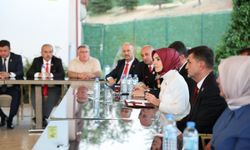 Bakan Göktaş, şehit yakınları ve gazilerle bir araya geldi