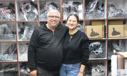 Baba ile 2 kızı, 15 yıldır elektronik ev aletleri tamir ediyor