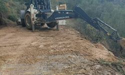 Çanakkale'de heyelan nedeniyle kapanan yol ulaşıma açıldı