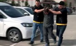 Çekirdek çitlerken taburenin üzerinde gördüğü telefonu çaldı, ‘şeytana uydum' dedi