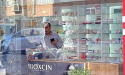 Eczaneye pompalı tüfekli saldırı; çok sayıda saçma isabet etti