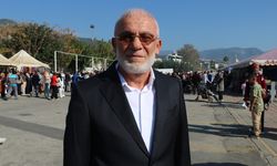 Festivalde ekmek arası hamsi kuyruğu