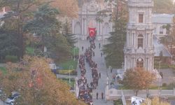 İstanbul- Dolmabahçe'de oluşan yoğunluk havadan görüntülendi