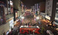 İstanbul - Özgür Özel Ümraniye'de konuştu