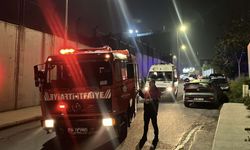 İstanbul - Sarıyer'de hafif ticari araç motosikletin üzerine devrildi: 2 yaralı