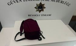 İstanbul - Taksim'de turiste kapkaç kamerada