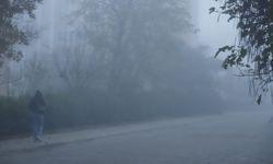 Keşan'da yoğun sis; binalar gözden kayboldu