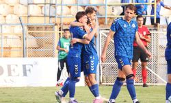 Menemen FK lidere karşı