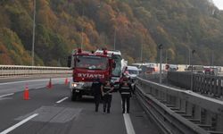 Minibüs, otoyolda TIR ile yolcu otobüsüne çarptı / Video eklendi