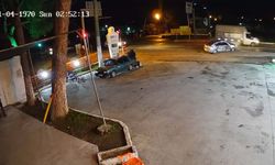 Otomobil ile kamyonet çarpıştı: 1 ölü, 2 yaralı (2)