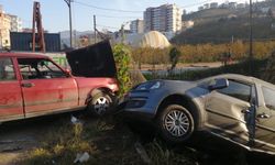 Otomobilin çarptığı babaanne ile 2 torunu ağır yaralandı; kaza kamerada