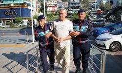 Rus kocanın boşanma aşamasındaki eşini bıçakladığı anlar kamerada