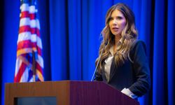 ABD İç Güvenlik Bakanı Noem, Venezuelalı göçmenlerin sınır dışı edilmesini onayladı