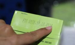 Antalya’da tarihi geçmiş gıdaların piyasaya sürülmek üzere etiketinin değiştirildiği depoya baskın