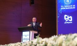 Bakan Bak şampiyon sporcuların anneleri ile bir araya geldi / Fotoğraf eklendi