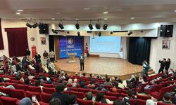 Bakan Yardımcısı Boyraz, Çanakkale'de öğrencilerle bir araya geldi