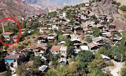 Baraj sularına gömülen camiye kanoyla ziyaret