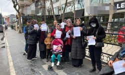 Birikimlerini emanet ettikleri kuyumcunun evinin önünde eylem yaptılar