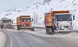 Ekipler, geçitleri ulaşıma açık tutmak için çalışıyor