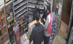 İstanbul- Avcılar’da markette parasını düşüren kuryeyi sosyal medya sayesinde buldu