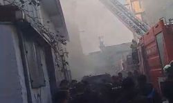 İstanbul- Sultangazi'de 4 katlı binada yangın; 2'inci kattan atlayıp yaralandı / Geniş haber- aktüel görüntü