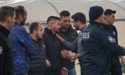 Kanala uçan cipte ölen eşinin cenazesinin çıkarılmasını gözyaşlarıyla izledi / Ek fotoğraflar