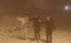 Uludağ'a kar yağışını horonla kutladılar