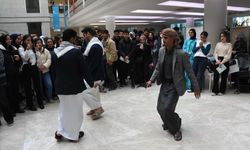 Uluslararası öğrenciler, İzmir'de kültürlerini tanıttı