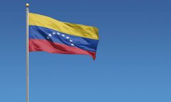 Venezuela, ABD'nin talebi üzerine göçmenler için geri dönüş uçuşlarını yeniden başlatacak