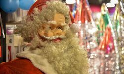 Yılbaşı kutlamasında, 'Noel Baba' kostümü ve sakalına ilgi
