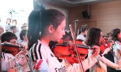 Yılın sporcusu ödülünü alan Arda Güler'in annesi ve ablasından sevinç gözyaşı