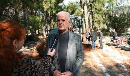 Demre'de şiddetli dolu ve yağmur, 200 dönüm seraya zarar verdi