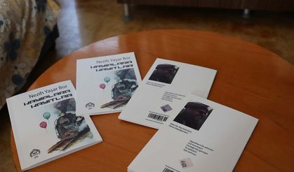 Nezih öğretmen, kanserden ölen öğrencilerini onlar için yazdığı şiir kitabıyla ölümsüzleştirdi