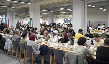 MÜMDER ‘29. Geleneksel İftar Programı’na yüzlerce bursiyer katıldı