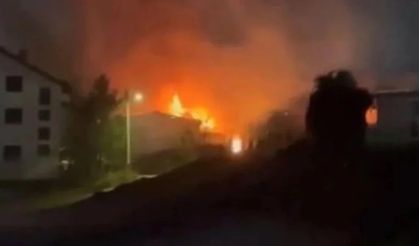 Kuzey Makedonya'da 59 kişinin hayatını kaybettiği yangının ardından belediye başkanı istifa etti