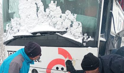 Sivas'ta 2 yolcu otobüsü çarpıştı: 6 yaralı