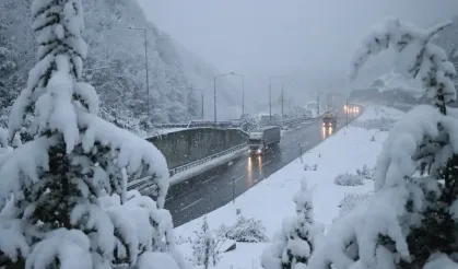 Bolu'nun yayla ve ormanlarında kar güzelliği