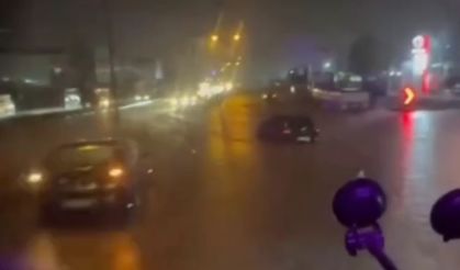 Hatay'da sağanak ve dolu, su baskınlarına neden oldu