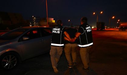 Durdurulan kamyonetten 332 bin uyuşturucu hap çıktı
