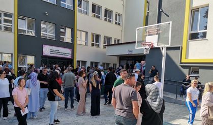 Samsun’da LGS heyecanı; çocuklar sınavda, aileler de dışarıda terledi