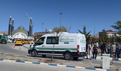 Silahlı saldırıda ölen anne ve 2 oğlunun cenazeleri ailelerine teslim edildi