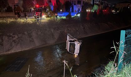 Sulama kanalına devrilen kamyonetin alkollü sürücüsü yaralandı