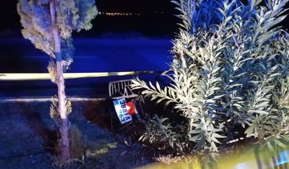 Adana'da motosiklet refüje çarptı; 1 ölü, 1 yaralı