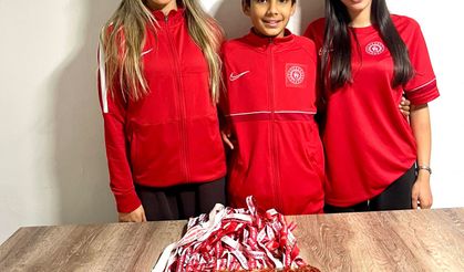 Antrenörlük öğrencisi tekvandocu abla, 2 kardeşini şampiyonluğa hazırlıyor